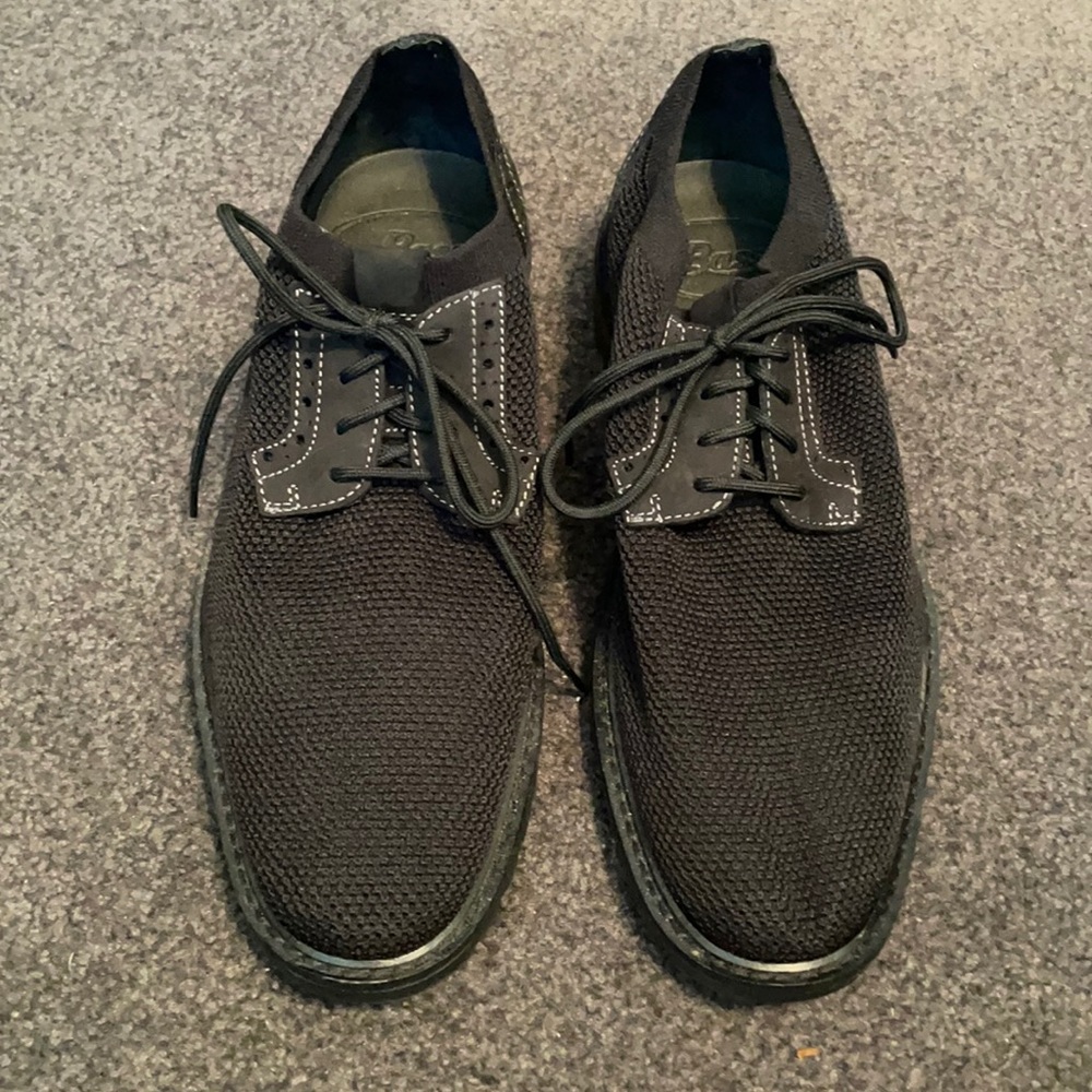 Men’s Bass black  lace up shoes size 9
